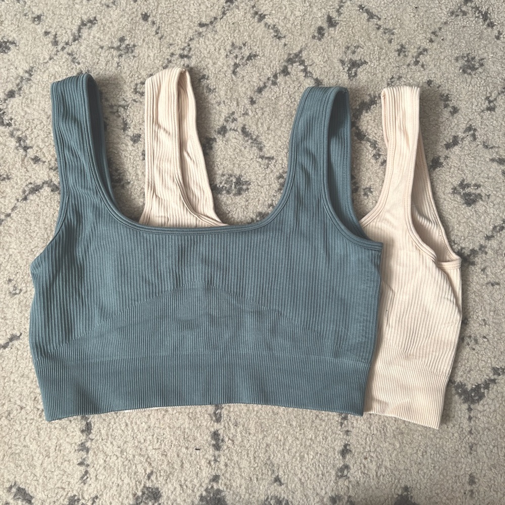 🚫 sold 🚫 2 Med. Seamless Rib-Knit High Support Sports Bras